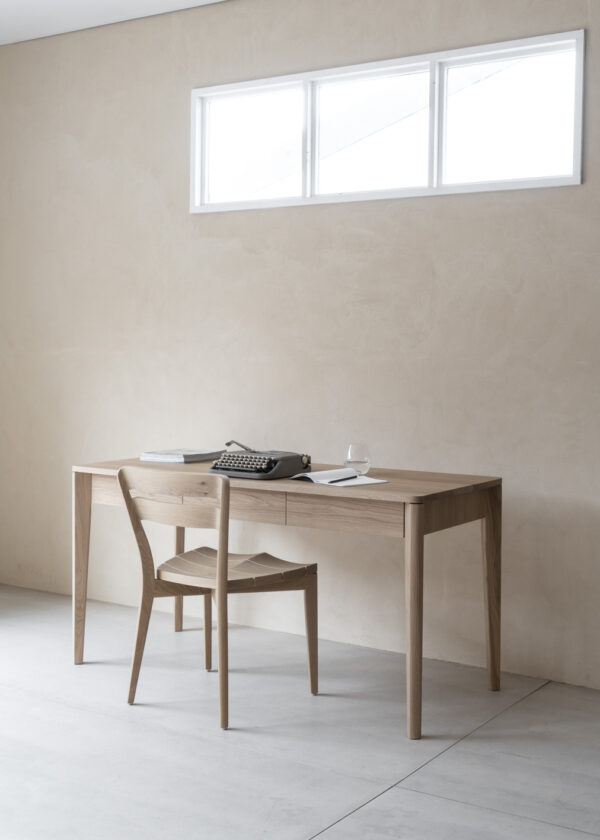 Ivor Desk